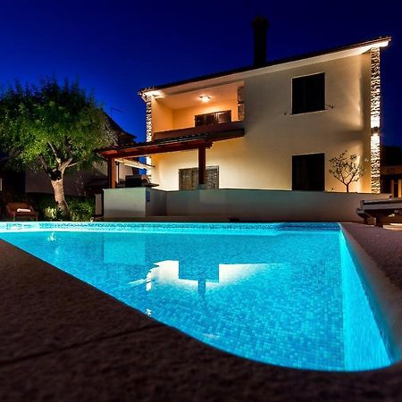 Holiday Home Villa Pula Pokoj fotografie