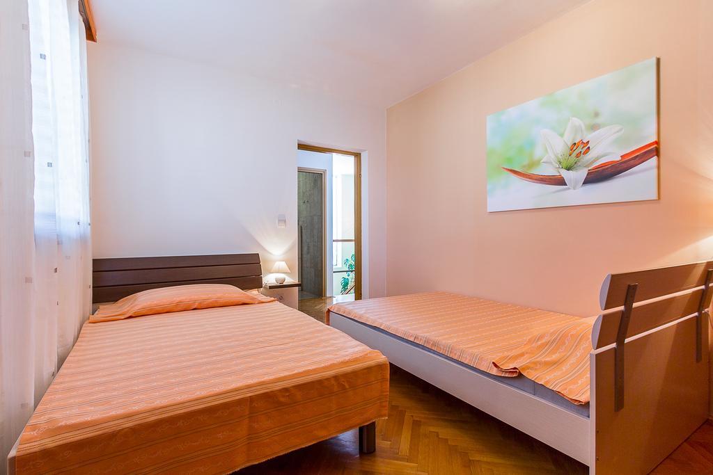 Holiday Home Villa Pula Pokoj fotografie