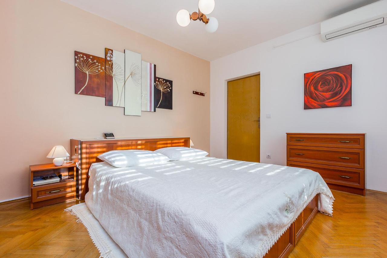 Holiday Home Villa Pula Pokoj fotografie