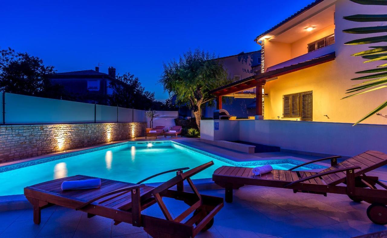 Holiday Home Villa Pula Pokoj fotografie